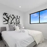Spacious Panoramic 2br Apartment, Parking And Views *