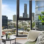 Valley Getaway - Rooftop Pool - Parking - Sleeps 6