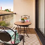 Riverside Executive Studio Apartment