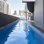 Oaks Luxury 2Br City Suite With Pool, Gym And Parking