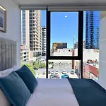 Apartment 1br One Skyline With Pool, Free Parking And Gym *