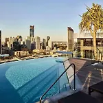 South Bank Modern 2Br Riverside Retreat