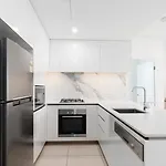 Luxury South Bank Apartment | City Views