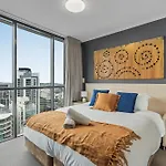 Bright 1-bed Retreat In Charlotte Towers * Brisbane