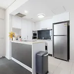 Oaks Gorgeous 2br With Pool, Parking, Gym Brisbane