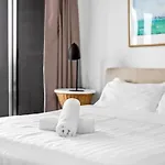 Designer Woolloongabba Retreat Near The Gabba Apartment Brisbane