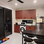 Apartment Serenity Sunnybank Hills 2-bedroom With Kitchen *