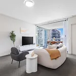 Oaks Gorgeous 2br With Pool, Parking, Gym Brisbane