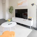 Oaks Gorgeous 2br With Pool, Parking, Gym Apartment Brisbane
