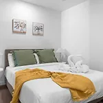 Apartment Stylish 2bedroom Inner-city In South *