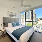 Apartment 1br One Skyline With Pool, Free Parking And Gym