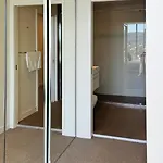 Amazing Views 2bd 2ba Homey Toowong Abode Pool M29