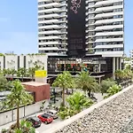 Designer Woolloongabba Retreat Near The Gabba