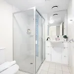 Oaks Gorgeous 2br With Pool, Parking, Gym