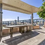 Stylish 1-Bed Apartment In South Brisbane