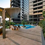 1br One Skyline With Pool, Free Parking And Gym Apartment *