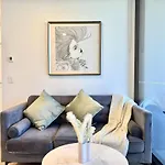 Apartment 1br One Skyline With Pool, Free Parking And Gym Brisbane