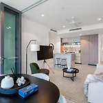 Stylish 1Br Retreat With Stunning High-Rise Views