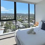 Apartment Amazing Views 2bd 2ba Homey Toowong Abode Pool M29