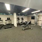 Apartment 1br One Skyline With Pool, Free Parking And Gym
