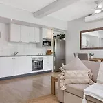 Inner City Gem Next To St Andrews Hospital & Park