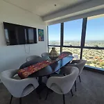 Moroccan Oasis On Level 60 In Meriton