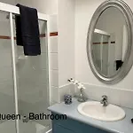 Nicole Guest House - Private Room & Bathroom - 6Kms From City