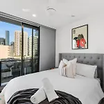 South Brisbane Apartment With Pool