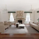 Spacious 5br Family With Pool In Robertson Holiday home