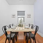 Pet Friendly Budget Home Walk To Gabba Hospital