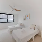 Brand-New 4Br Luxury Living Near Airport And Mall