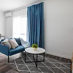 Affordable Private 1Br Parking Aircon Near Train