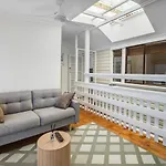 Coastal Wynnum Home Near Plaza And City Connections
