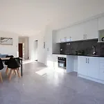 Budget Private With Kitchen Ensuite And Ac