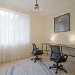 Holiday home Spacious 5br Family With Pool In Robertson Brisbane