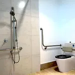 61c Autumn Ensuite In Runcorn