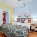 Pet Friendly Budget Walk To Gabba Hospital Brisbane