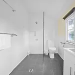 Holiday home Pet Friendly Budget Walk To Gabba Hospital Brisbane