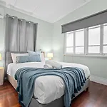 Holiday home Pet Friendly Budget Walk To Gabba Hospital Brisbane