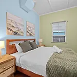 Holiday home Pet Friendly Budget Walk To Gabba Hospital *