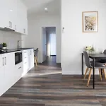 Budget Private With Kitchen Ensuite And Ac Holiday home