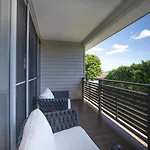 Holiday home Scenic Views With Pool And Elegant 5br *