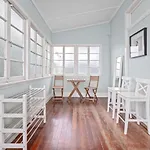 Pet Friendly Budget Walk To Gabba Hospital Holiday home