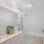 The Olive Tree House - Alluvionproperty Au