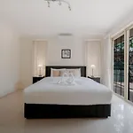 Spacious 5br Family With Pool In Robertson Brisbane