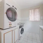 Holiday home Spacious 5br Family With Pool In Robertson