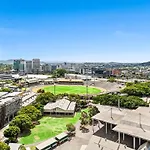 Belise - Executive 18Th Floor Apt In Bowen Hills