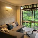 Breezy Entire 2 Bedroom Unit Floor Next To Uq Apartment