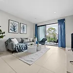 2br Near Sunnybank Plaza And Market Square