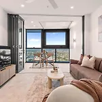 Queen's Wharf | Skyline Getaway | Pool + Views Apartment *